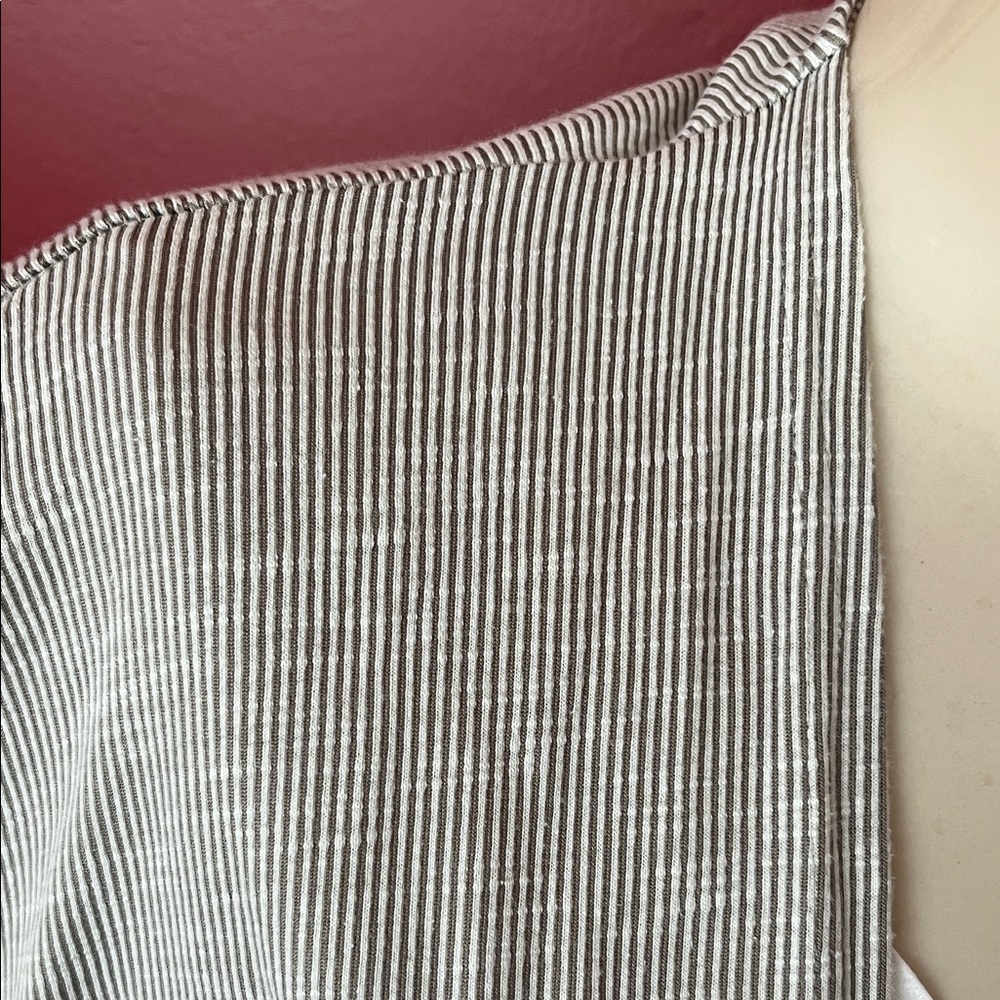 Like new DONNI Light Gray striped Women's Cardigan - Picture 3 of 10
